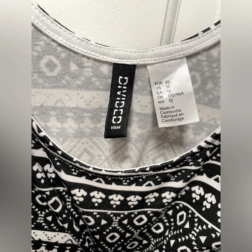 H&M Size 12 Black and White Pattern Dress - Picture 2 of 5